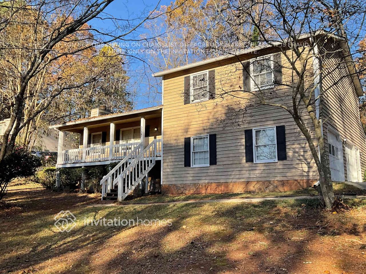 216 Jousters Ln - Photo 2 of 28