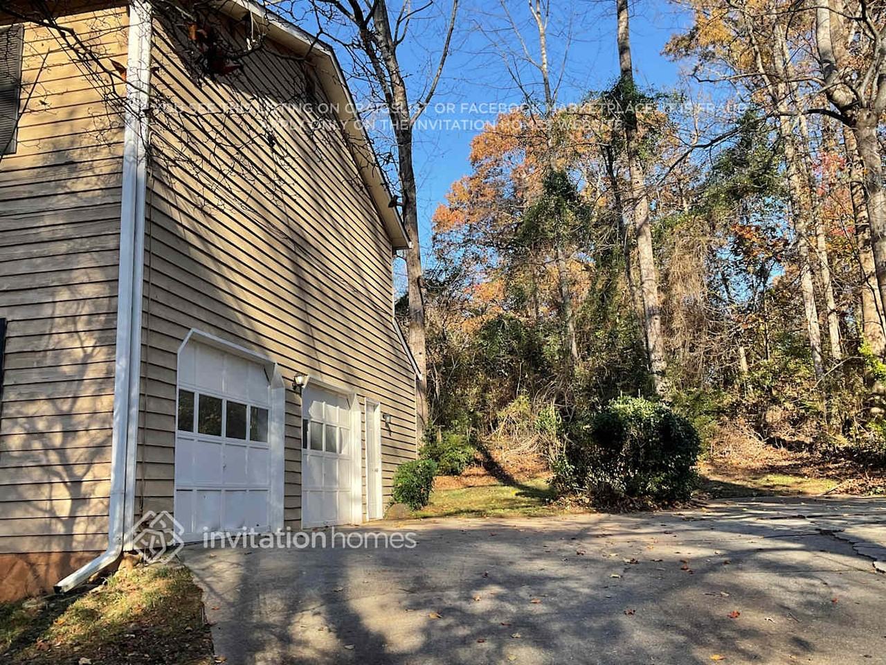 216 Jousters Ln - Photo 3 of 28