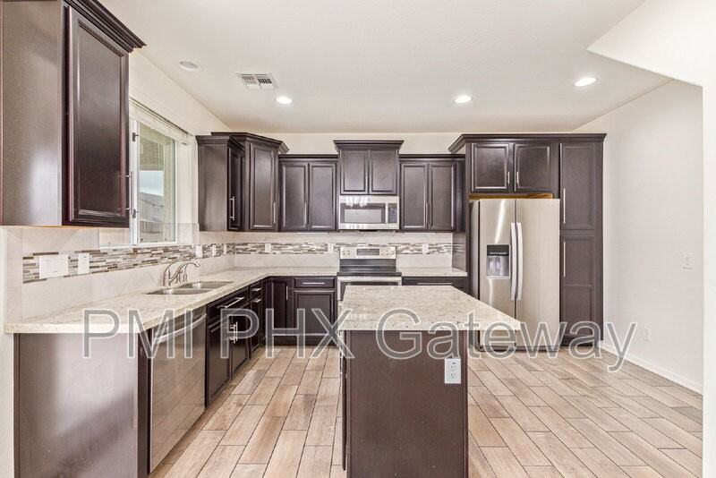 735 E Constance Way - Photo 6 of 33