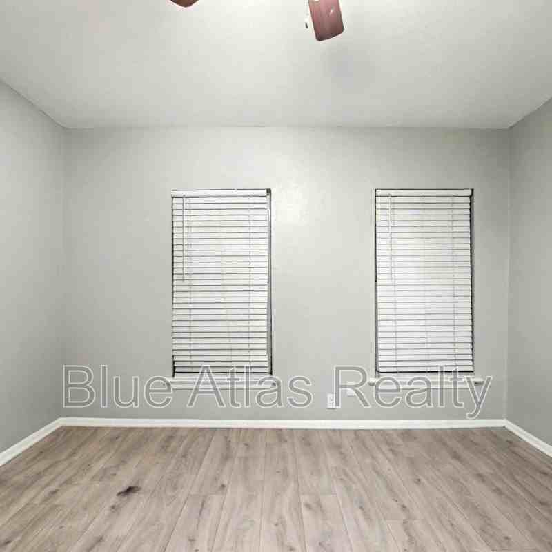 1724 Pear Street #5 - Photo 4 of 14