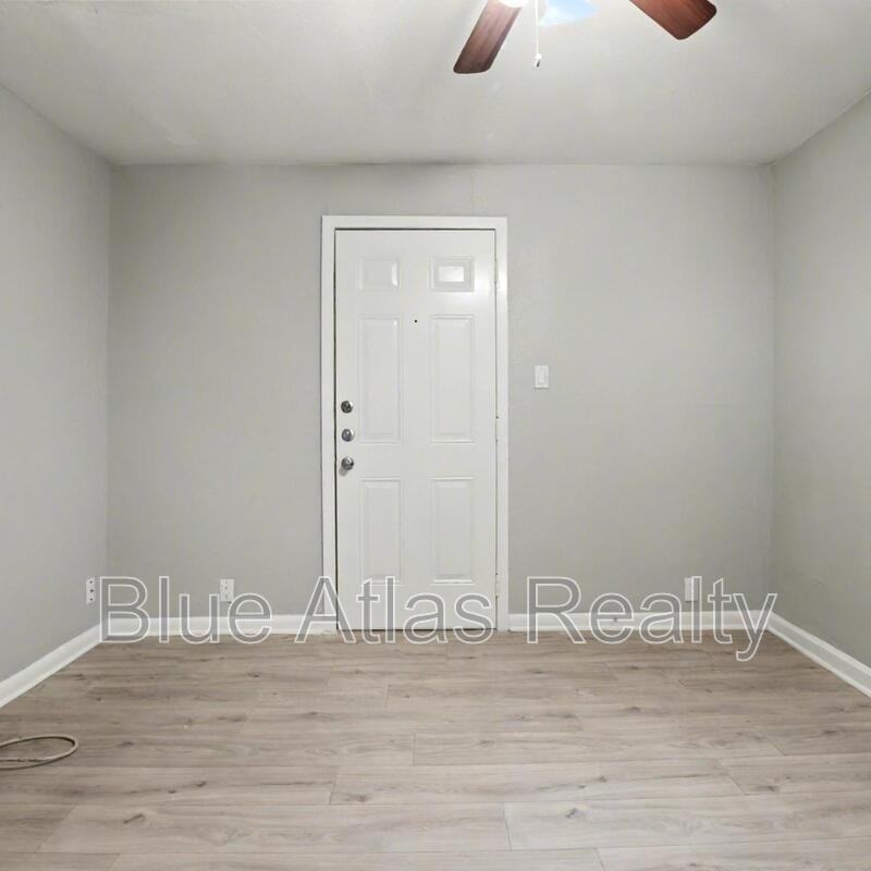 1724 Pear Street #5 - Photo 5 of 14