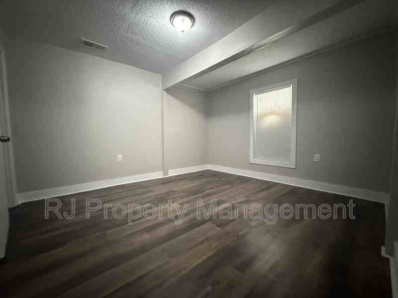 705 Harahan Rd - Photo 5 of 8