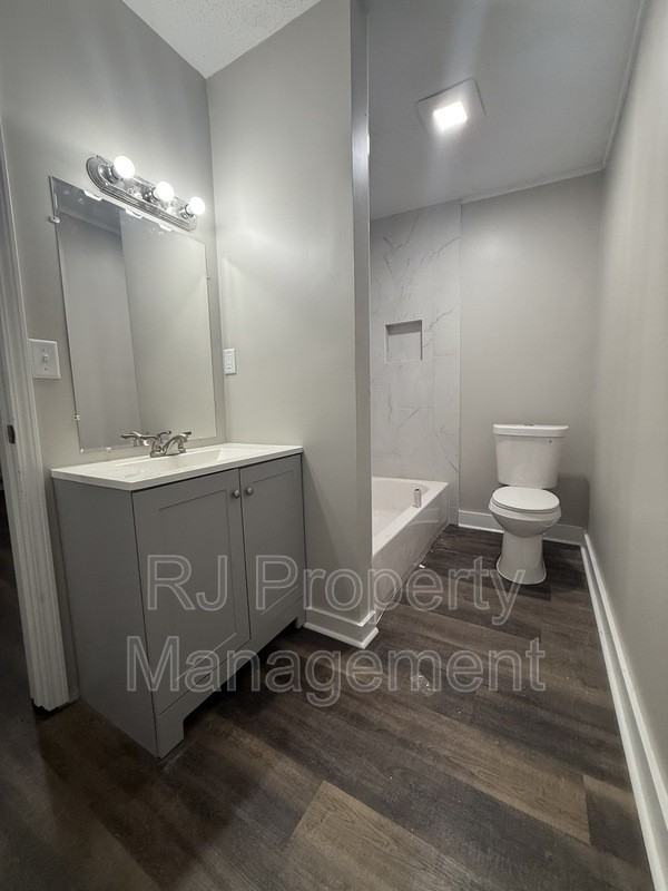 705 Harahan Rd - Photo 6 of 8