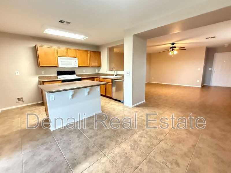 10422 E Bramble Ave - Photo 5 of 24