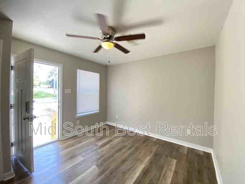 1501 Gum St - Photo 2 of 11