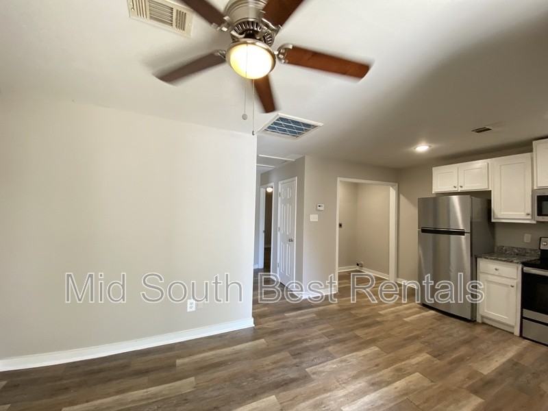 1501 Gum St - Photo 3 of 11