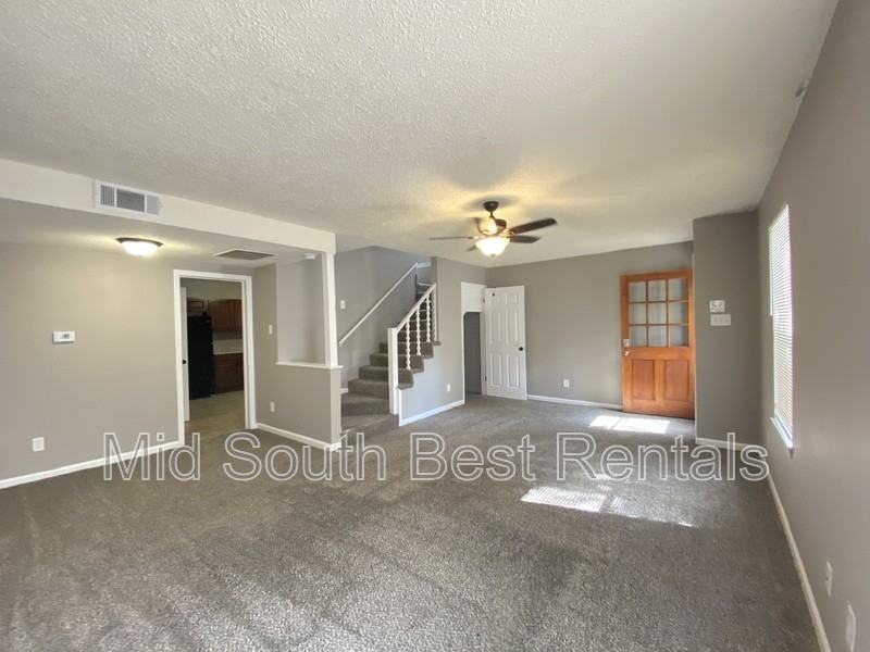 53 Lori Lane - Photo 3 of 14