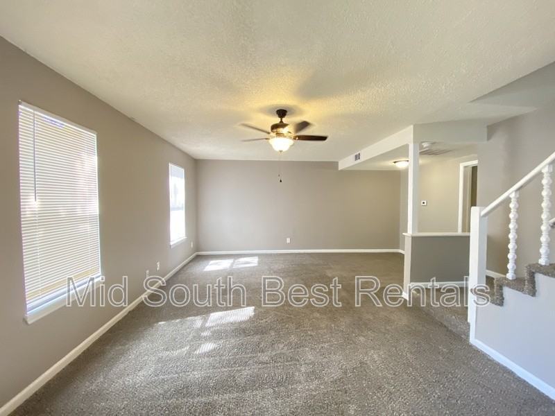 53 Lori Lane - Photo 4 of 14