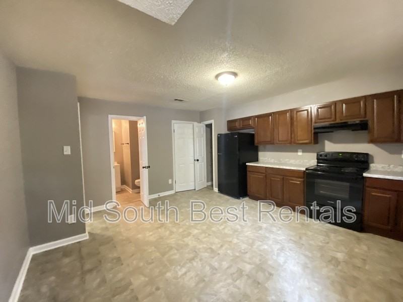 53 Lori Lane - Photo 6 of 14