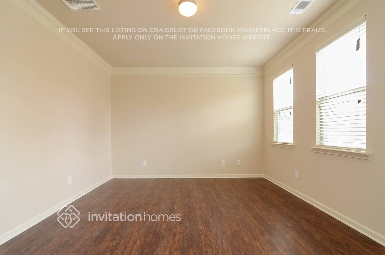 3680 Brookhollow Drive - Photo 2 of 19