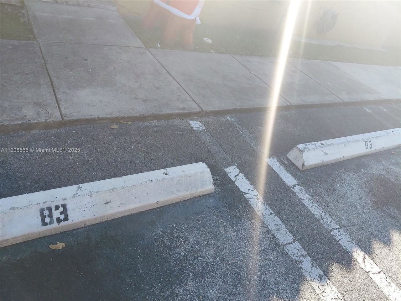 83 Ne 13th Ave - Photo 2 of 8