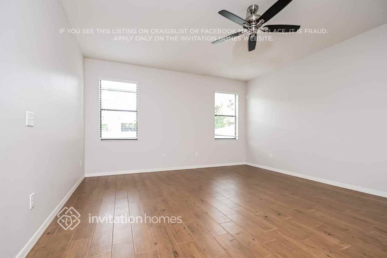 2708 Garden Falls Dr - Photo 2 of 16