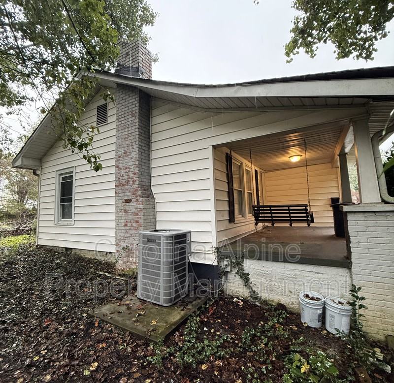 109 Pine Ave - Photo 2 of 27