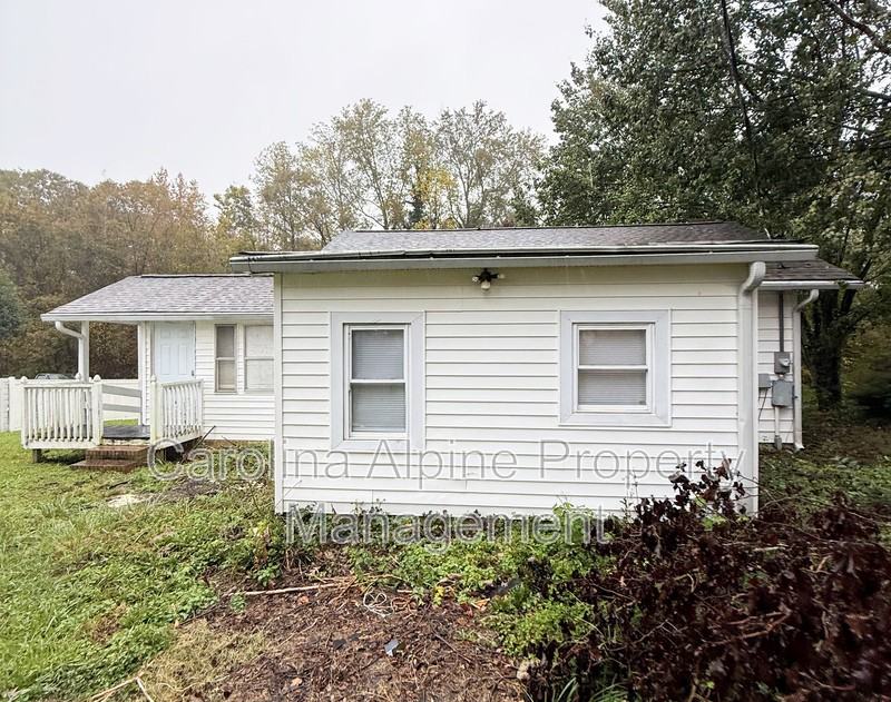 109 Pine Ave - Photo 3 of 27