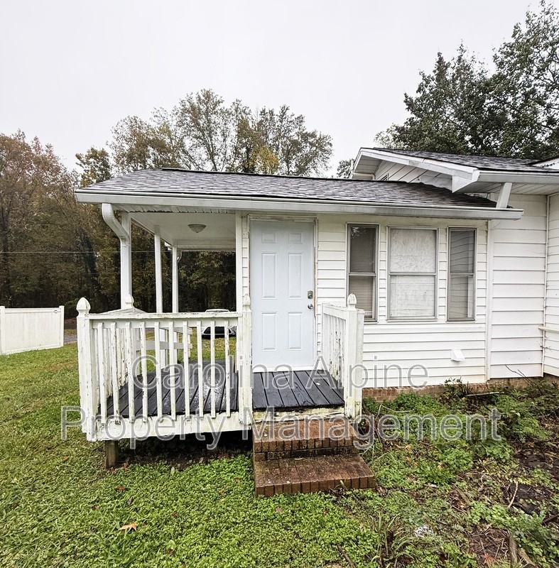 109 Pine Ave - Photo 4 of 27