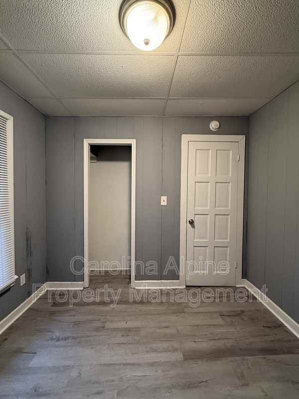 109 Pine Ave - Photo 6 of 27