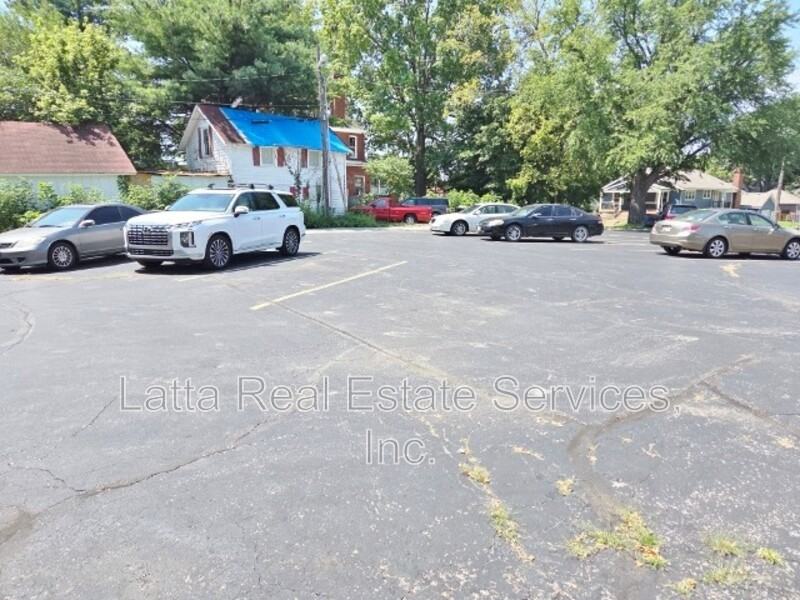 709 W Truman Rd - Photo 2 of 7