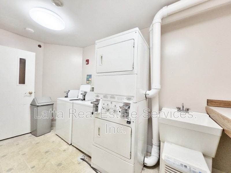 709 W Truman Rd - Photo 7 of 7