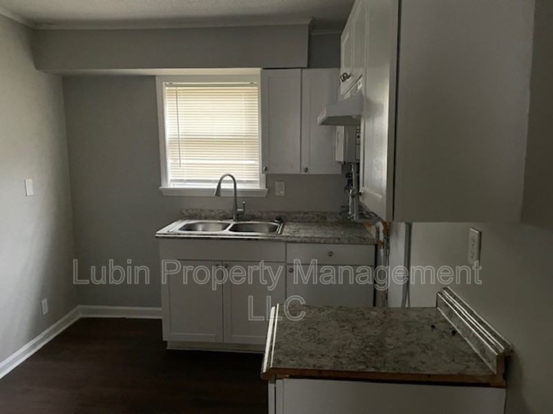 2358 Zanone Ave - Photo 2 of 5