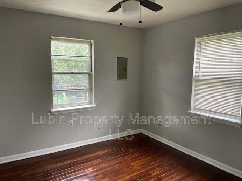 2358 Zanone Ave - Photo 5 of 5