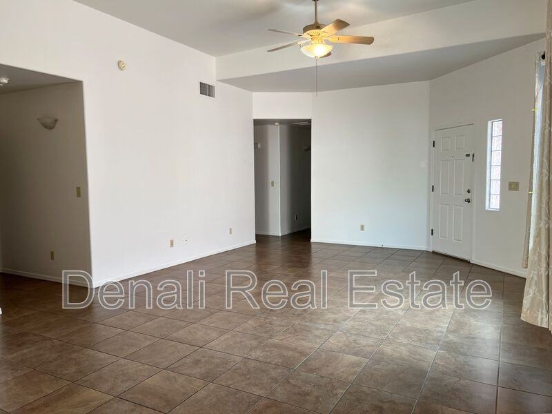 1130 N Sahuara Ave - Photo 4 of 20