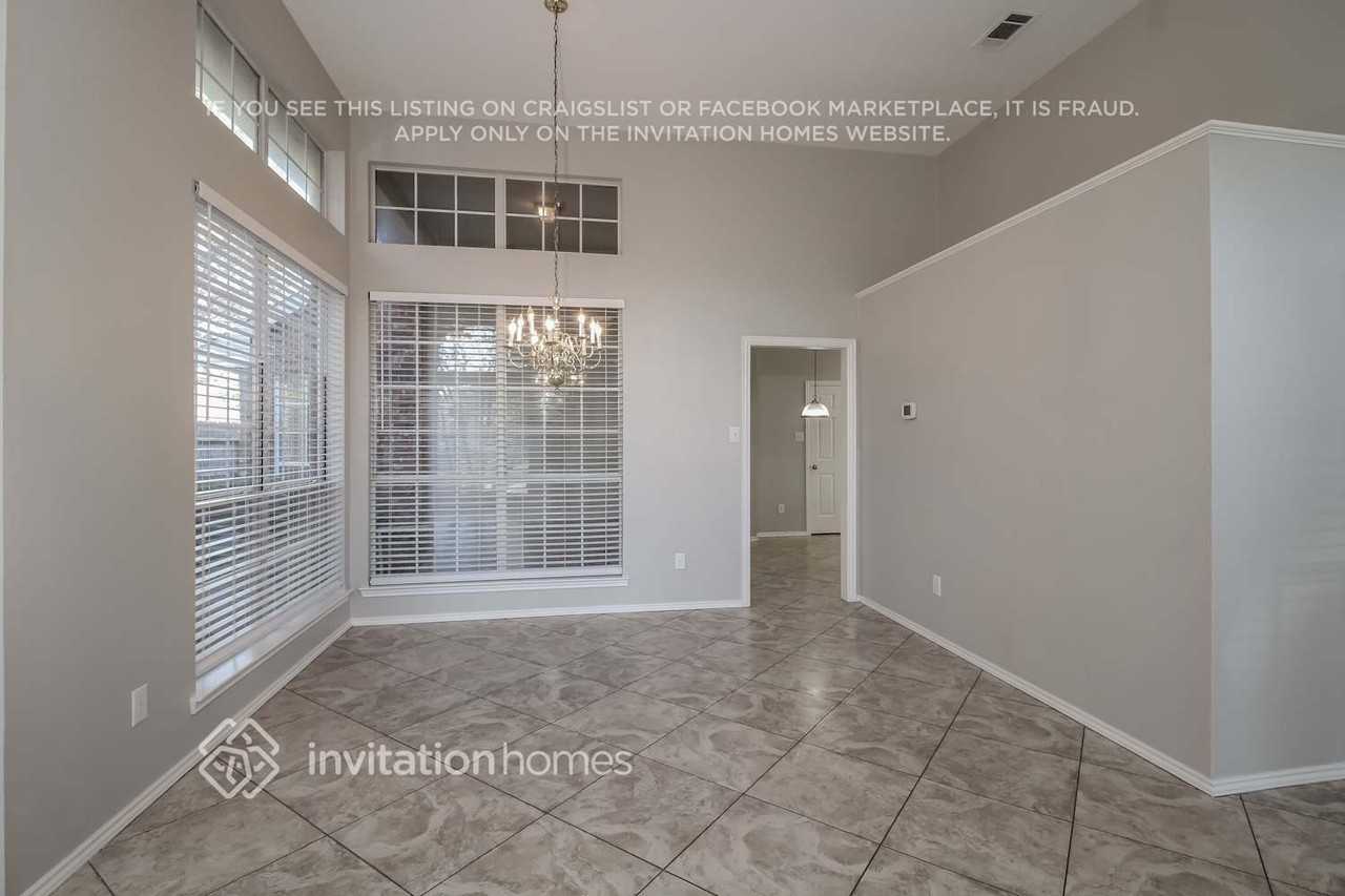 7878 Squire Ln - Photo 6 of 17