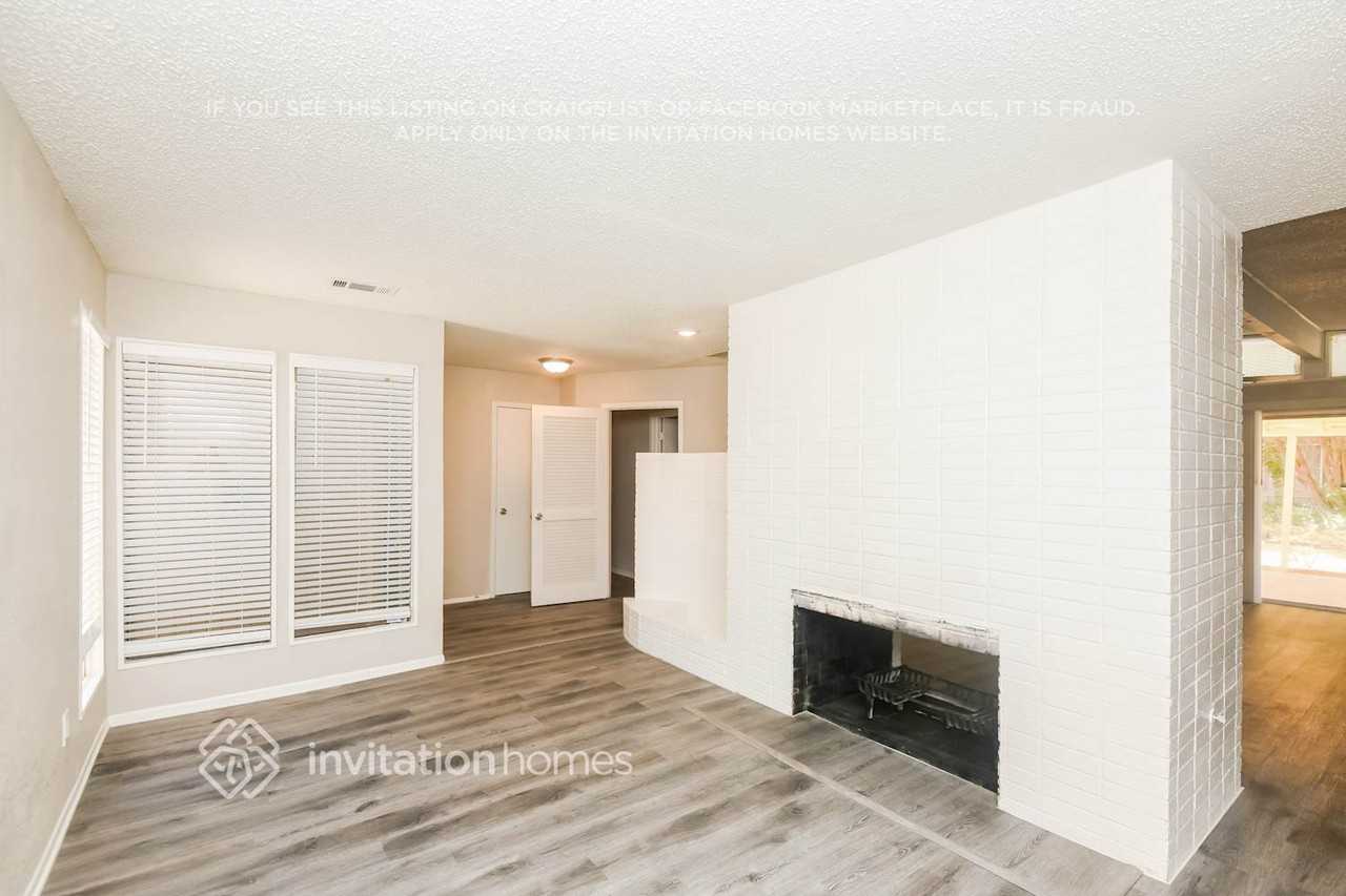 6145 Walla Avenue - Photo 3 of 16