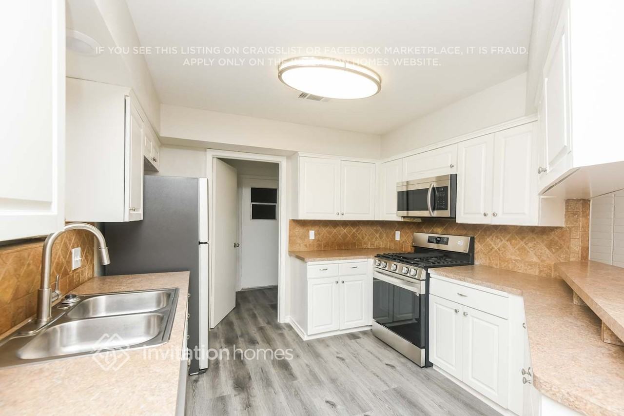 6145 Walla Avenue - Photo 6 of 16