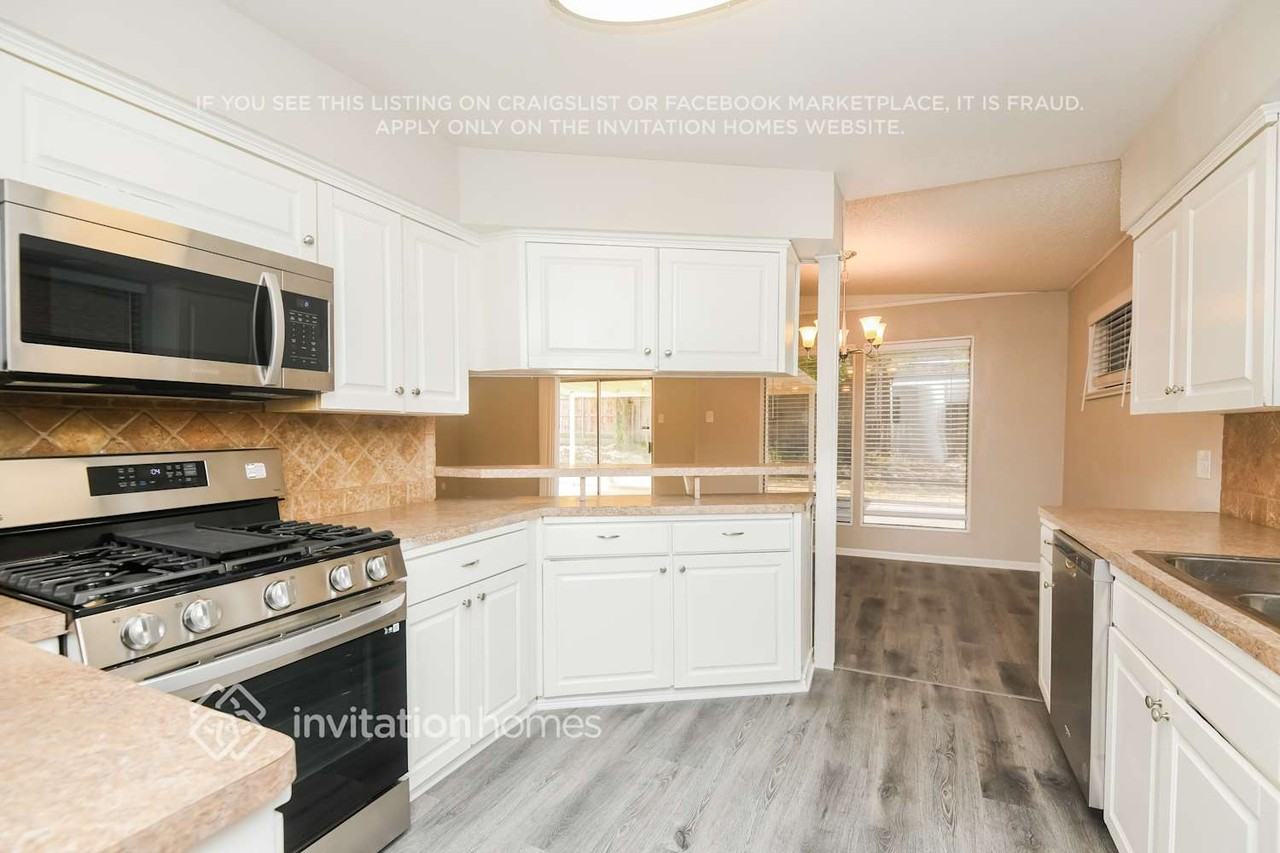 6145 Walla Avenue - Photo 7 of 16