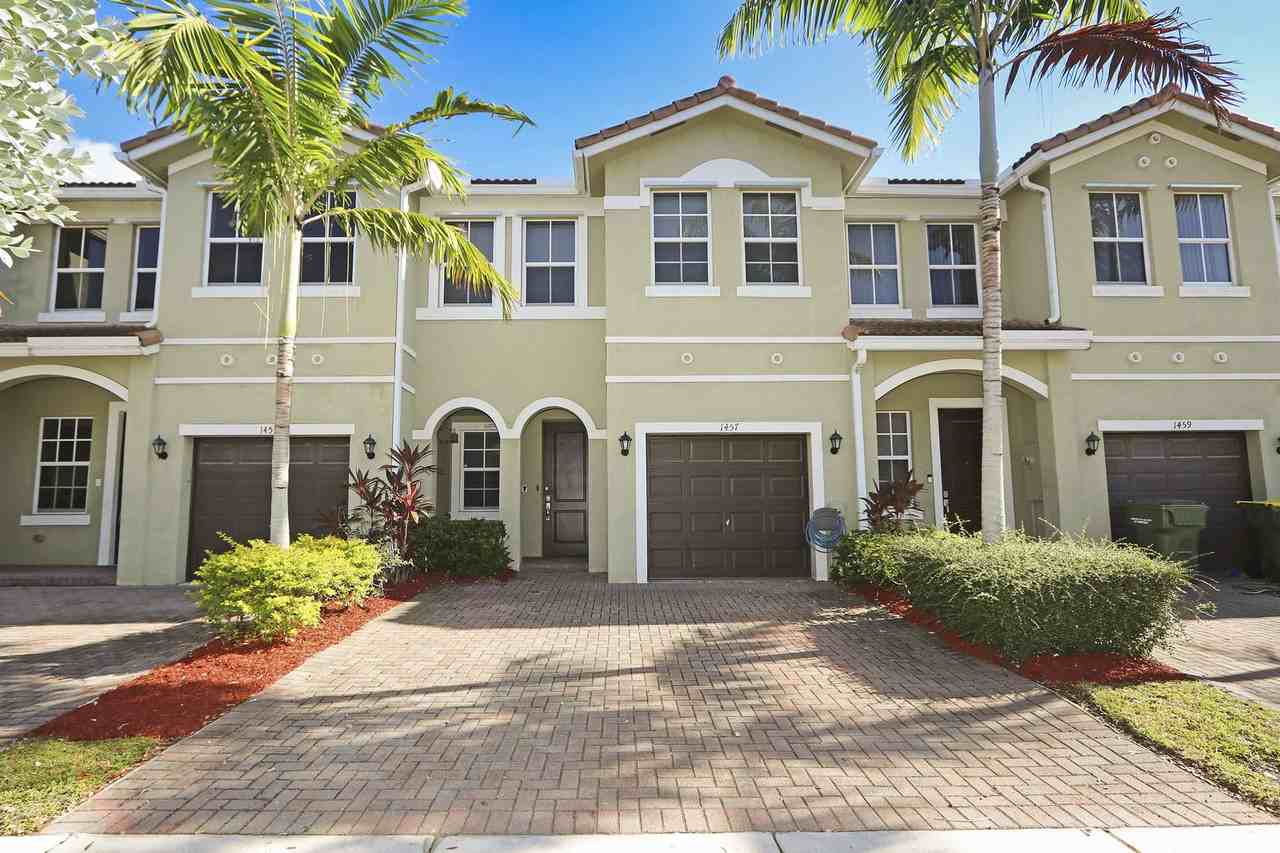 1457 Se 26th Ave - Photo 5 of 8