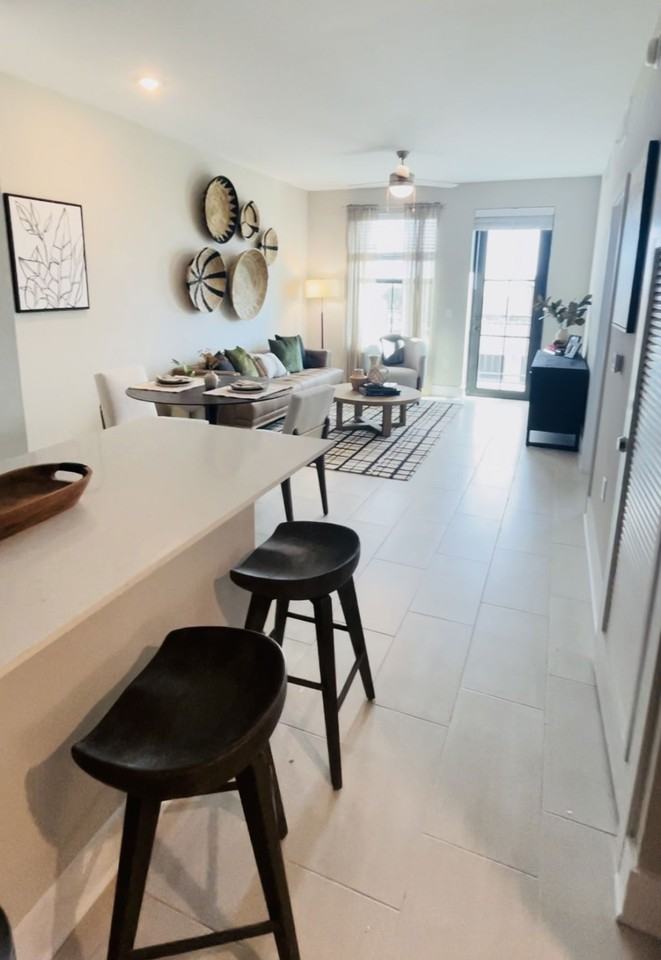 Nw 3rd St #702 - Photo 2 of 8