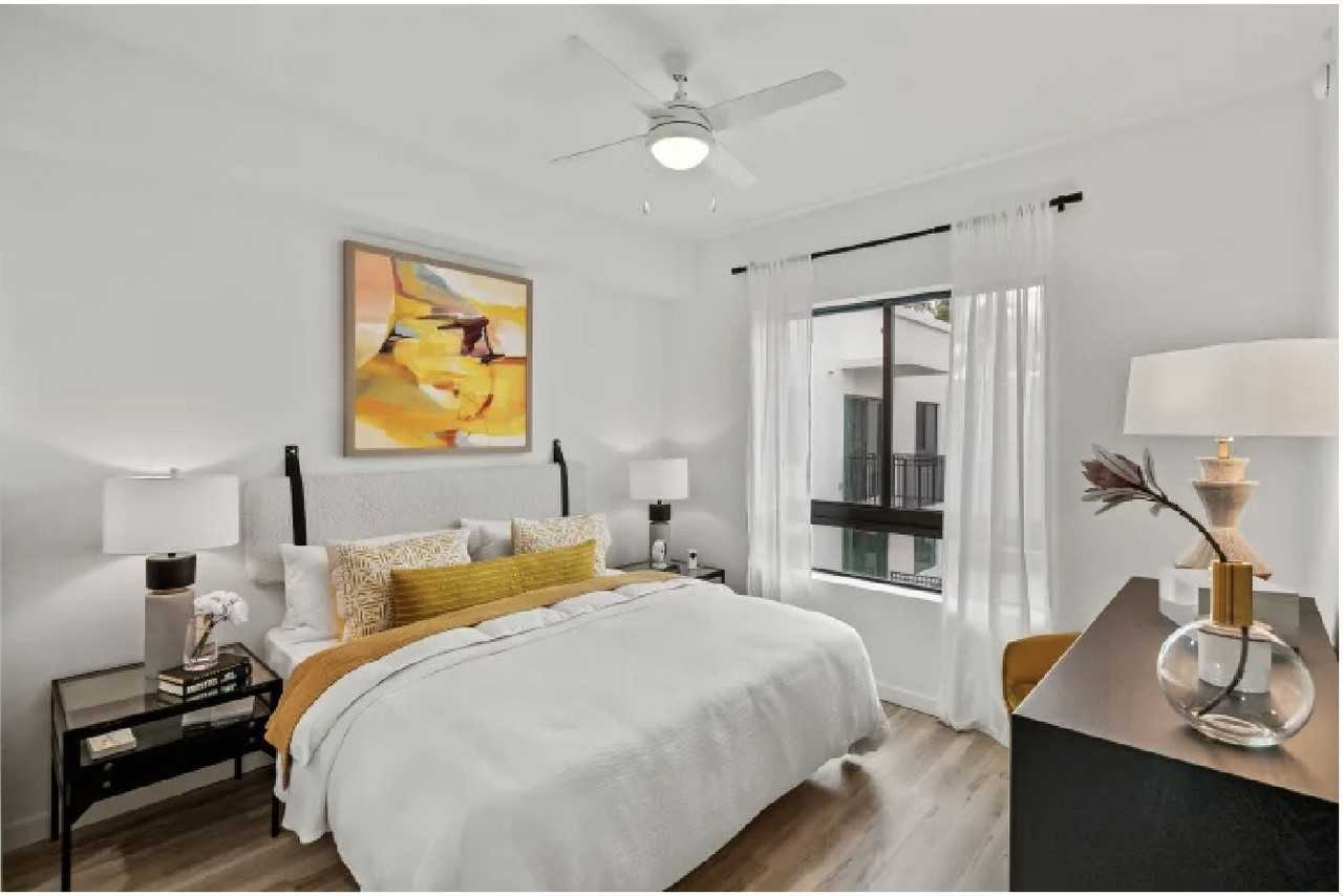 Nw 33rd Ave #607 - Photo 2 of 8