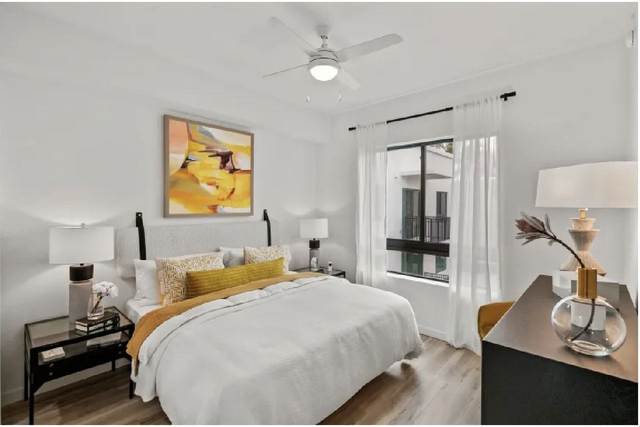 Sw 25th St #409 - Photo 2 of 8