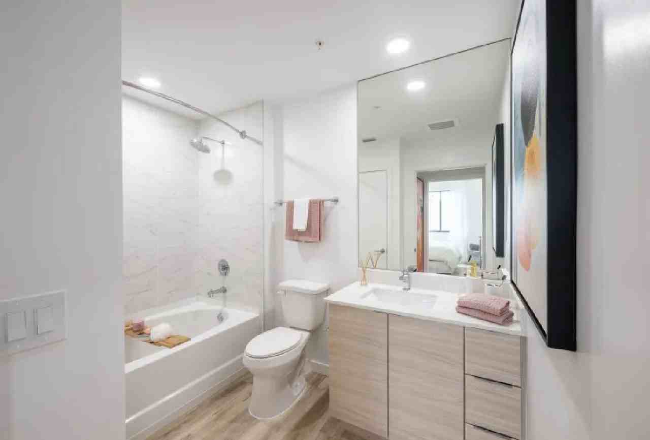 Sw 25th St #409 - Photo 4 of 8