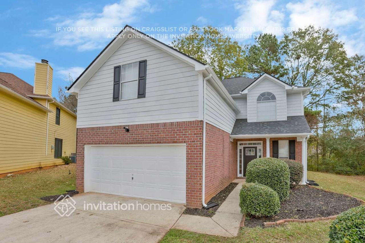 6530 Lake Mill Ct - Photo 2 of 14