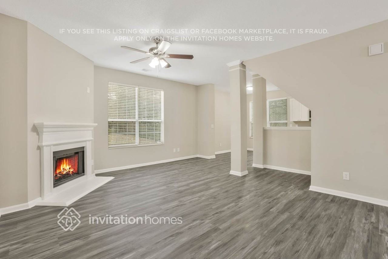 6530 Lake Mill Ct - Photo 3 of 14