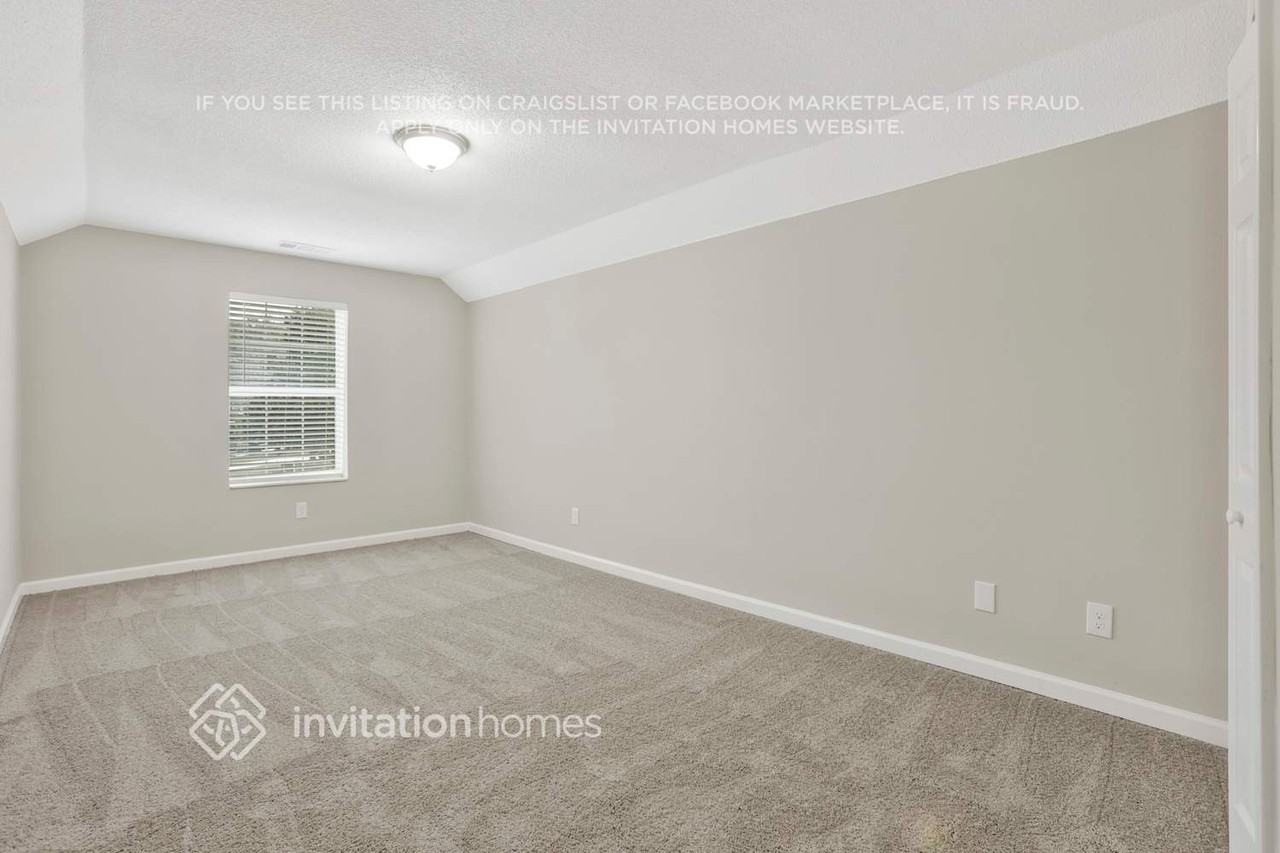 6530 Lake Mill Ct - Photo 7 of 14