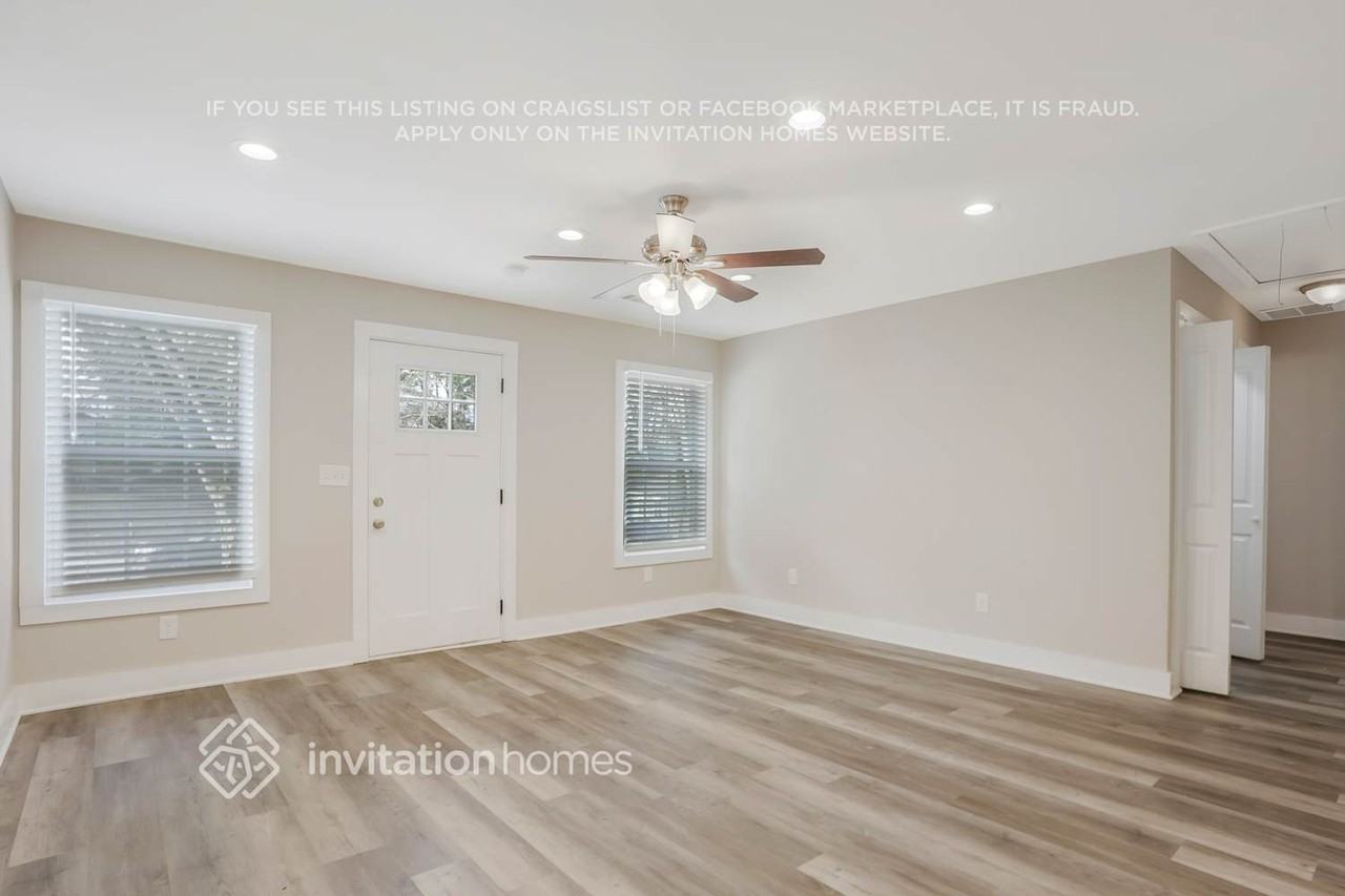 212 Glenrose Circle Southwest - Photo 2 of 23