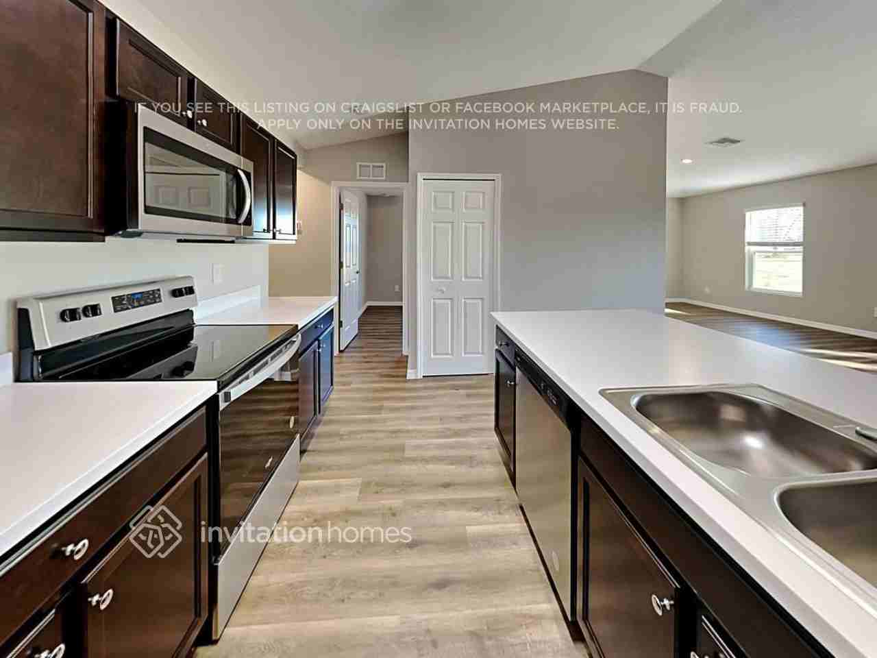 25064 Esmeralda Ct - Photo 7 of 21