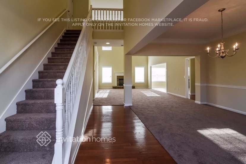 3465 Gardenside Dr - Photo 4 of 19