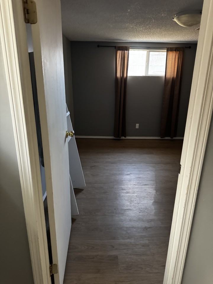 8104 125 Ave NW BSMT Suite - Photo 2 of 13