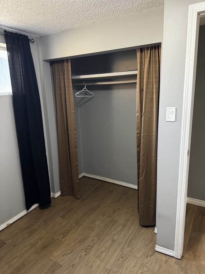 8104 125 Ave NW BSMT Suite - Photo 5 of 13