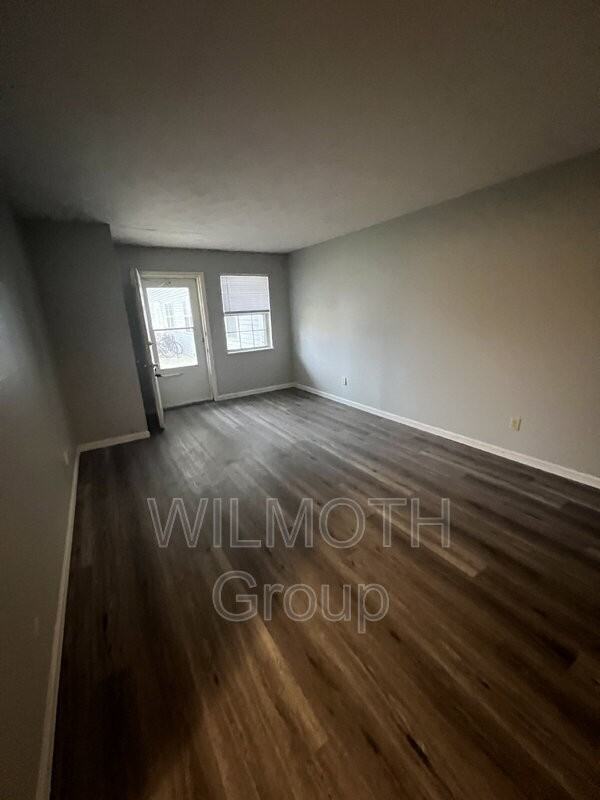 1325 Millerwood Dr - Photo 4 of 14