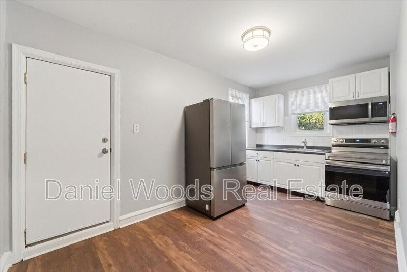 926 Booth St #2 - Photo 2 of 11