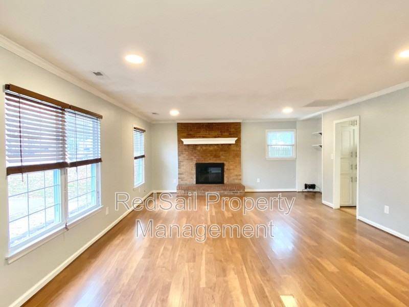 773 Childress Dr - Photo 5 of 20