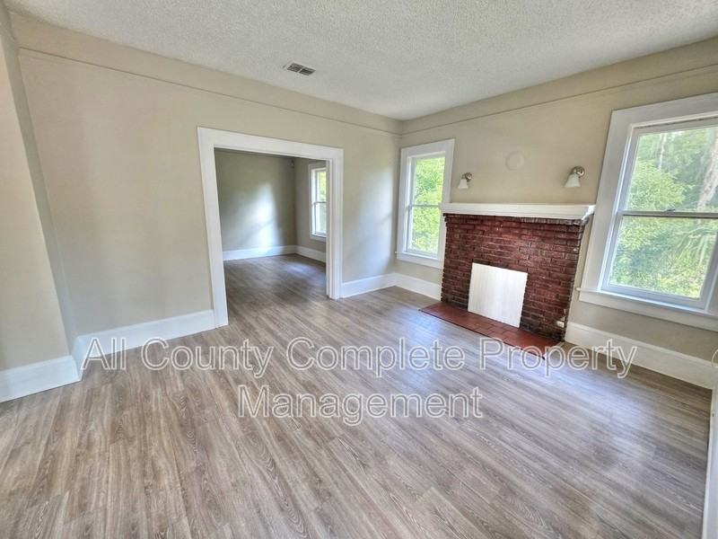 213 W 24th St - Photo 3 of 30