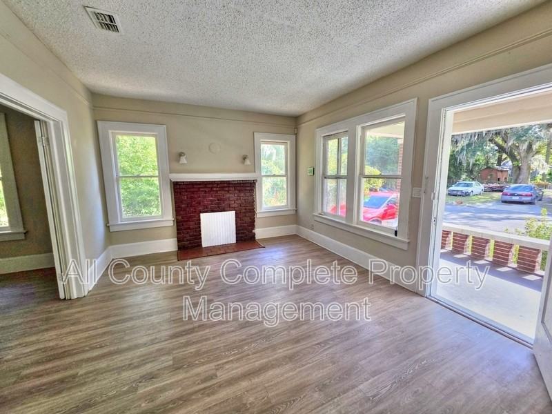 213 W 24th St - Photo 4 of 30