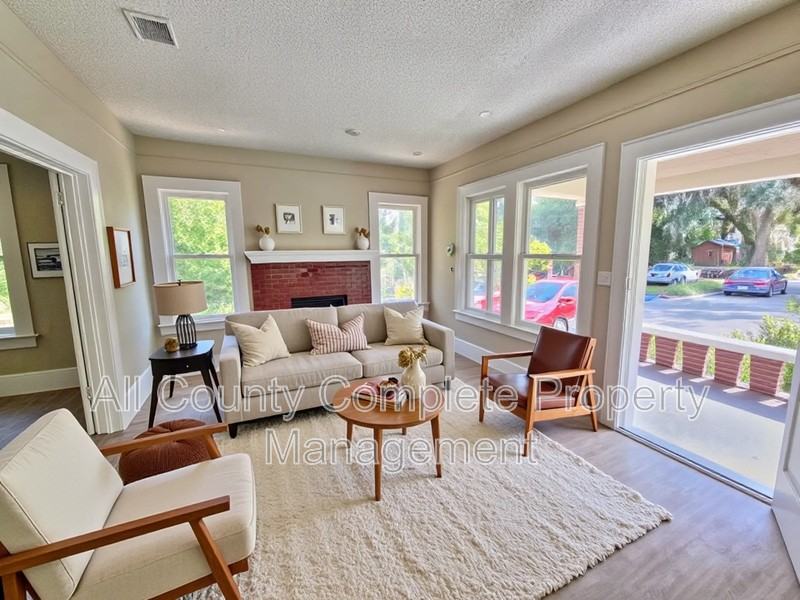 213 W 24th St - Photo 5 of 30