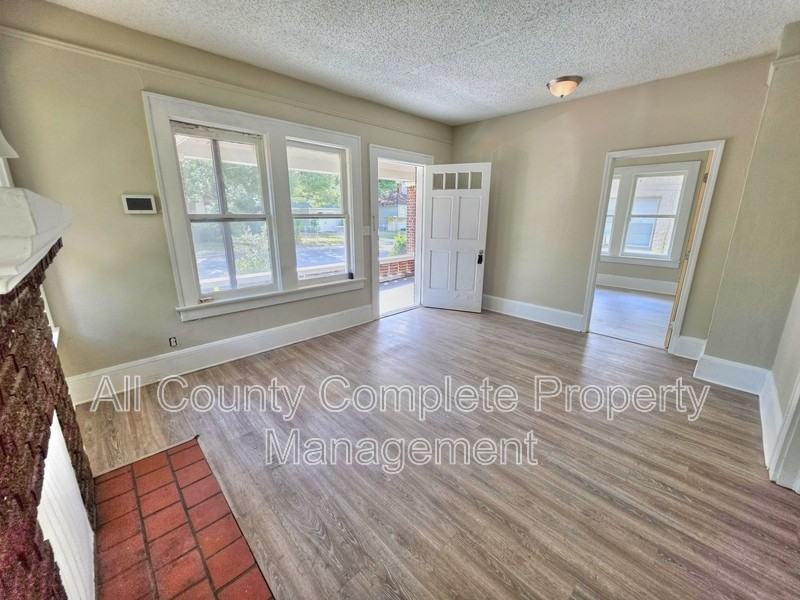 213 W 24th St - Photo 6 of 30