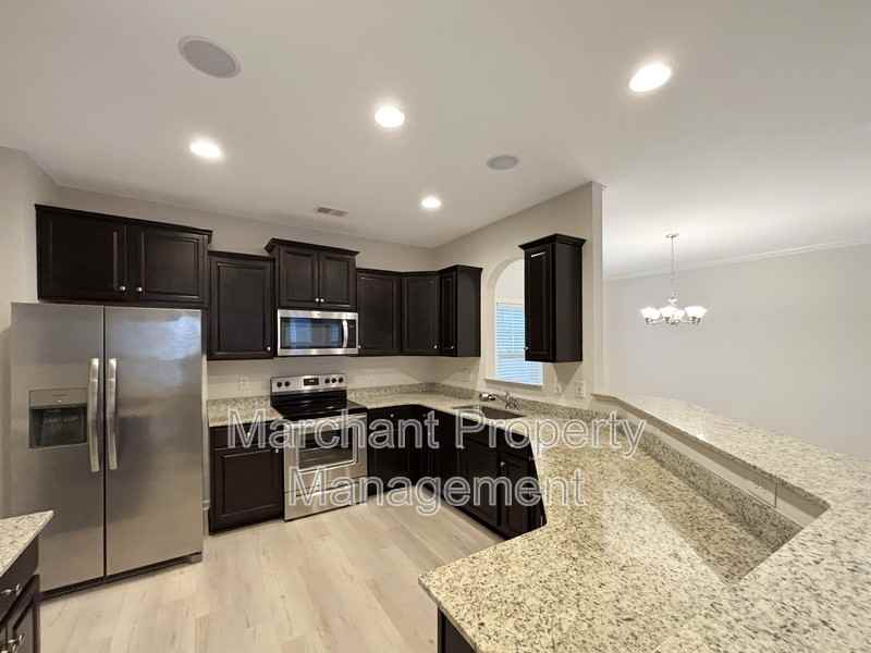 459 Torrington Dr - Photo 6 of 25